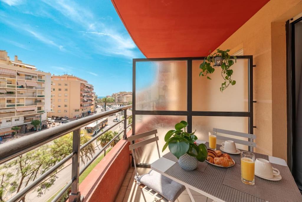 Appartement Cosy Au Centre Ville De Menton Buitenkant foto